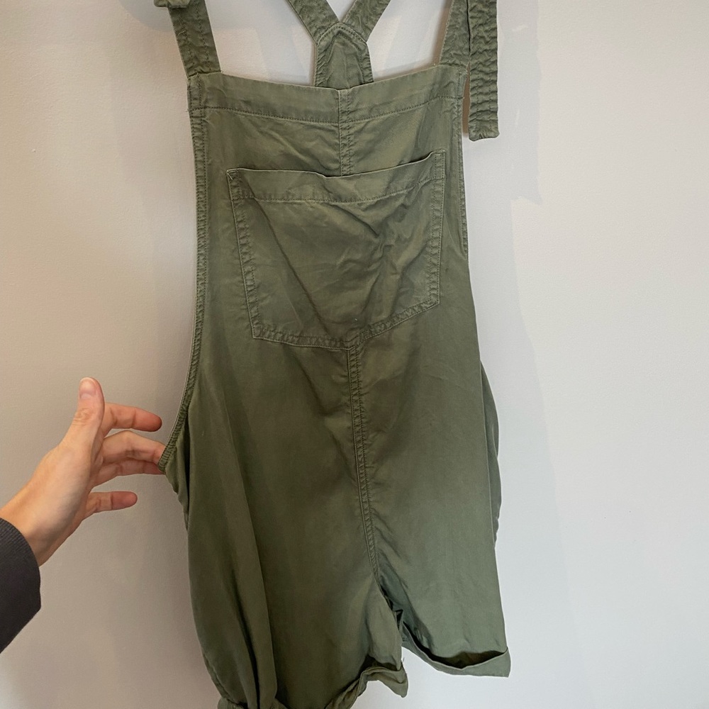 Aerie green shorts overalls